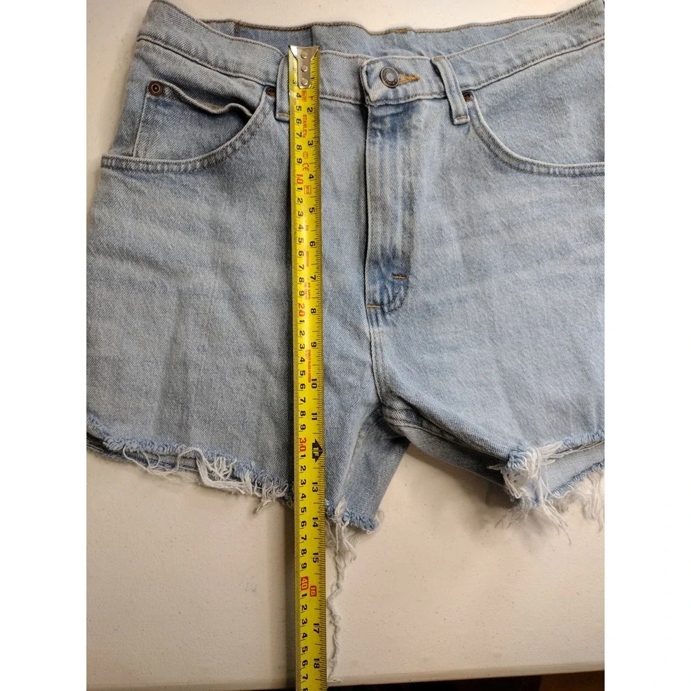 Wrangler Womens Light Wash Denim Cutoff Shorts Size 30 Distressed Frayed‎ Hem